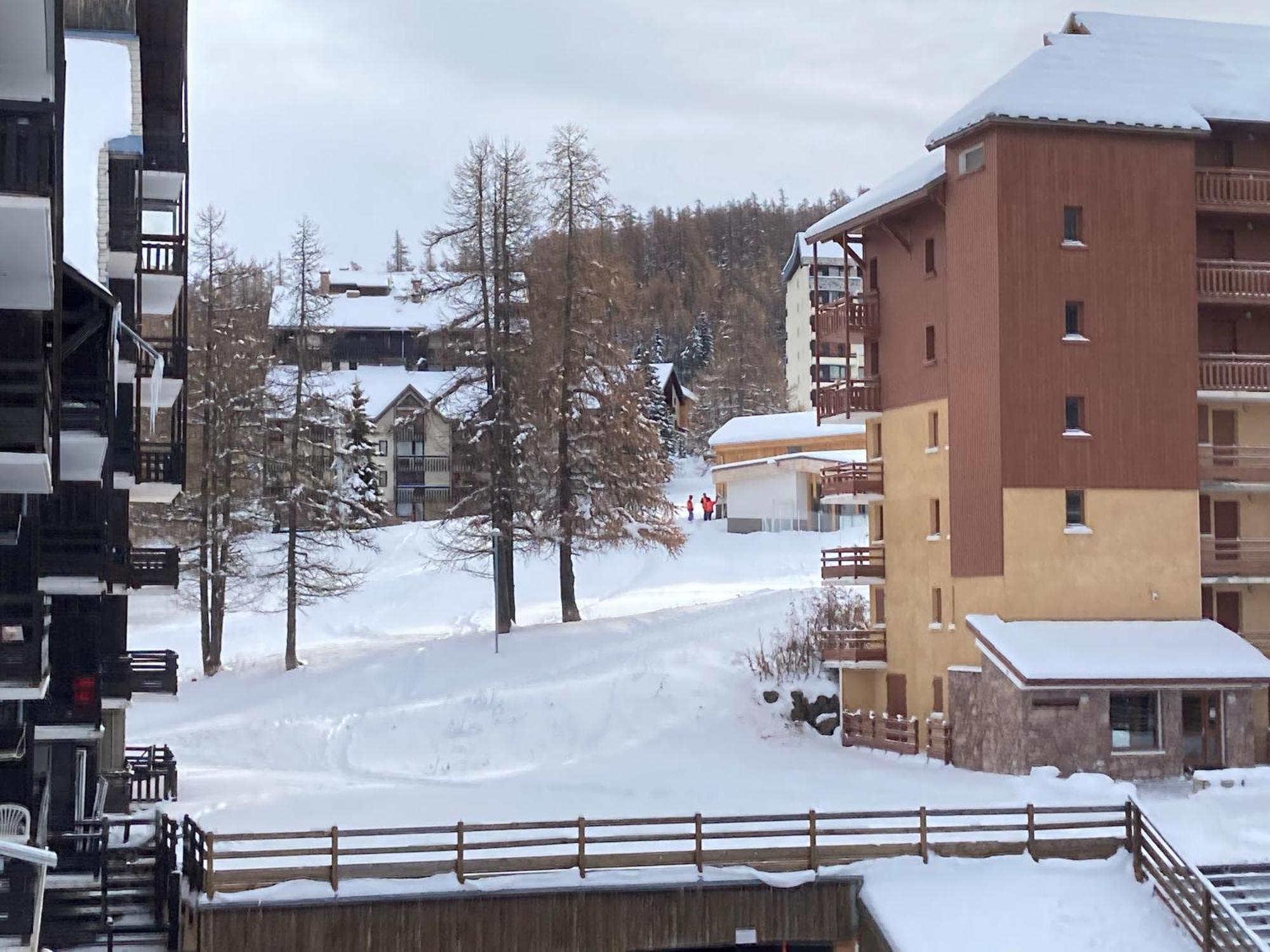 Risoul 1850 Beau Duplex Pour 6 Pers En Plein Centre De La Station Apartment Luaran gambar
